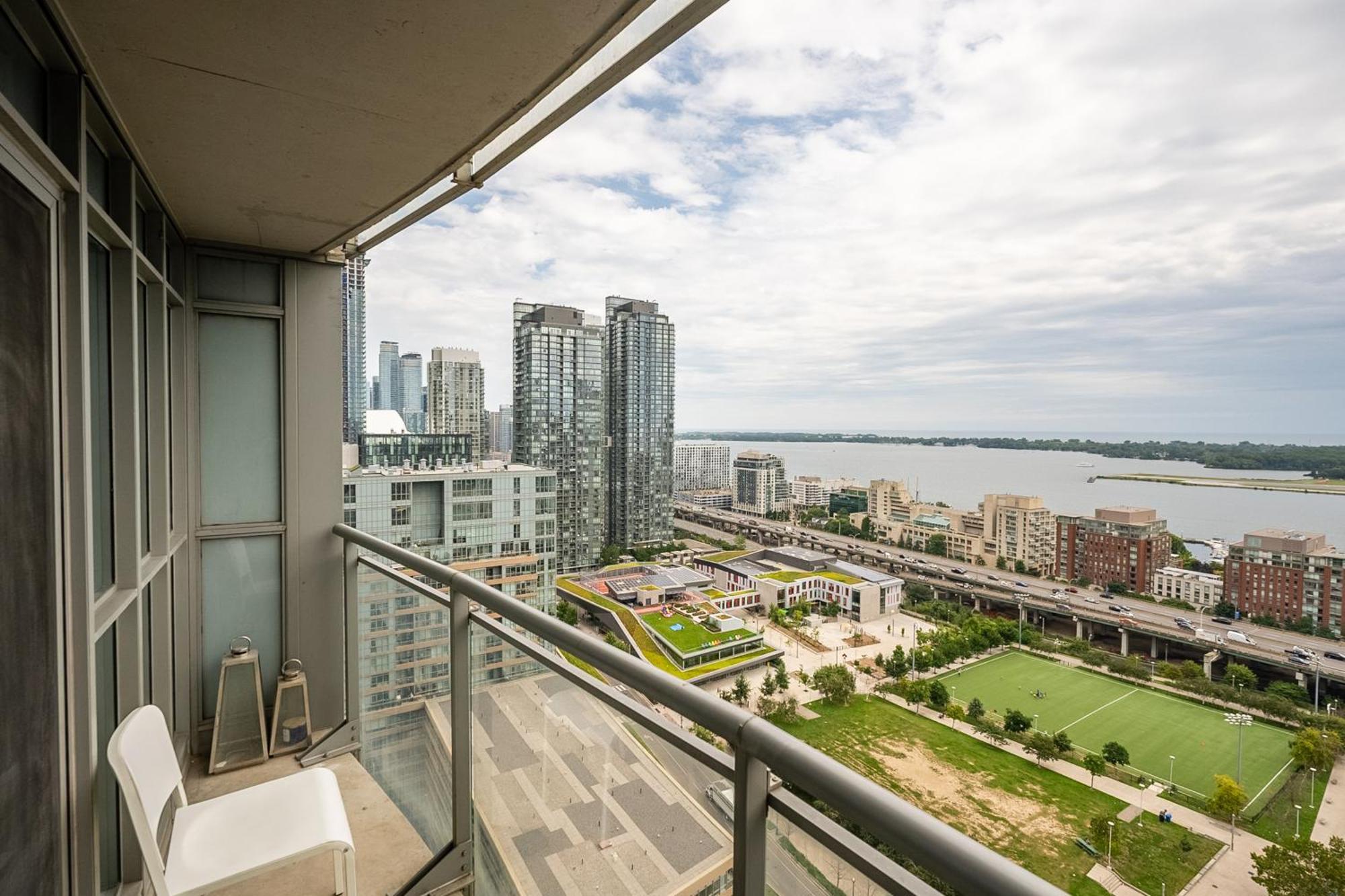 Globalstay Elegant Downtown Apartments Toronto Exterior foto