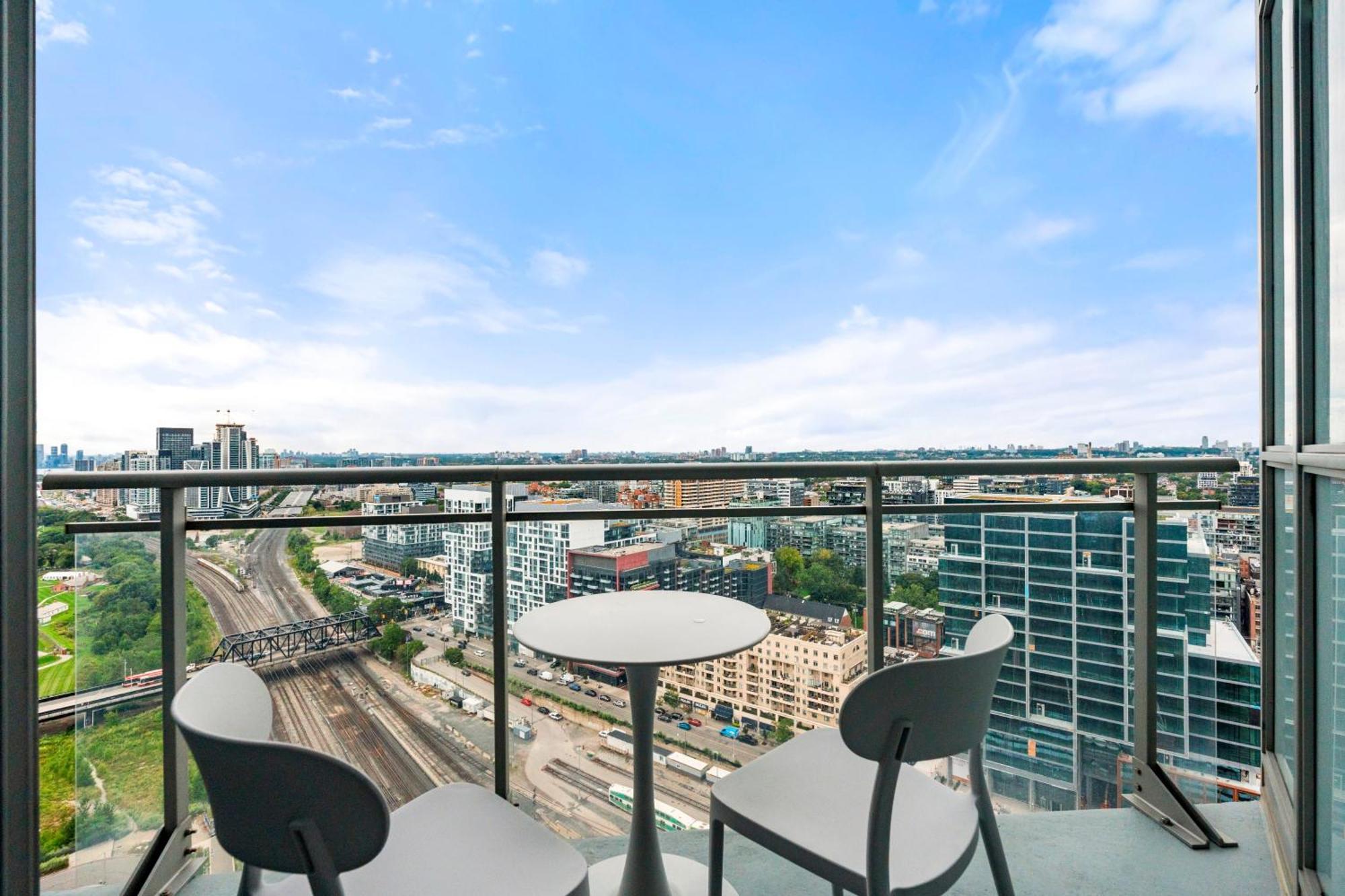 Globalstay Elegant Downtown Apartments Toronto Exterior foto